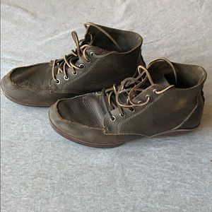 Olukai Men’s Leather Chukka Boot